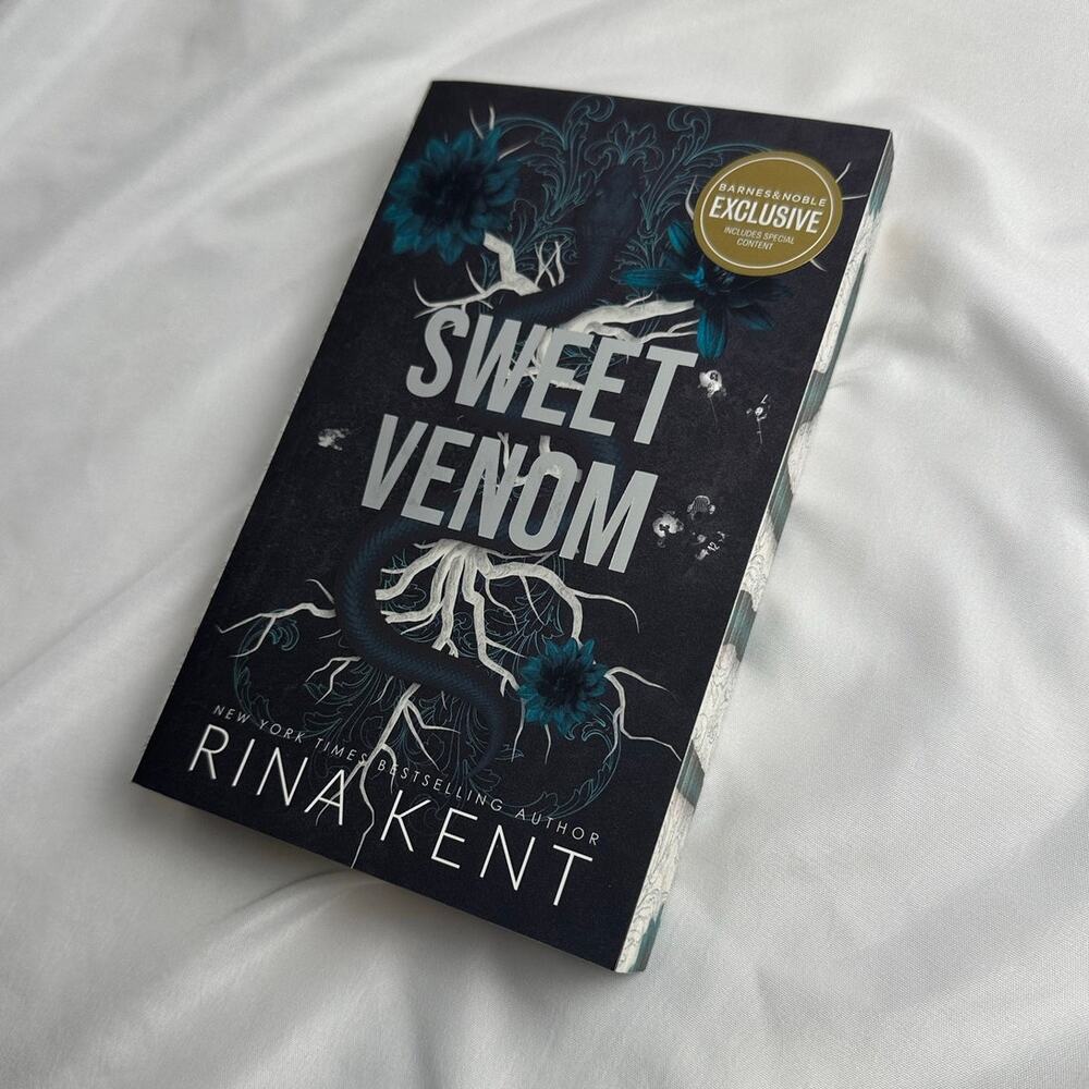 SIGNED Sweet Venom Rina Kent B&N Exclusive Sprayed Edges Paperback New